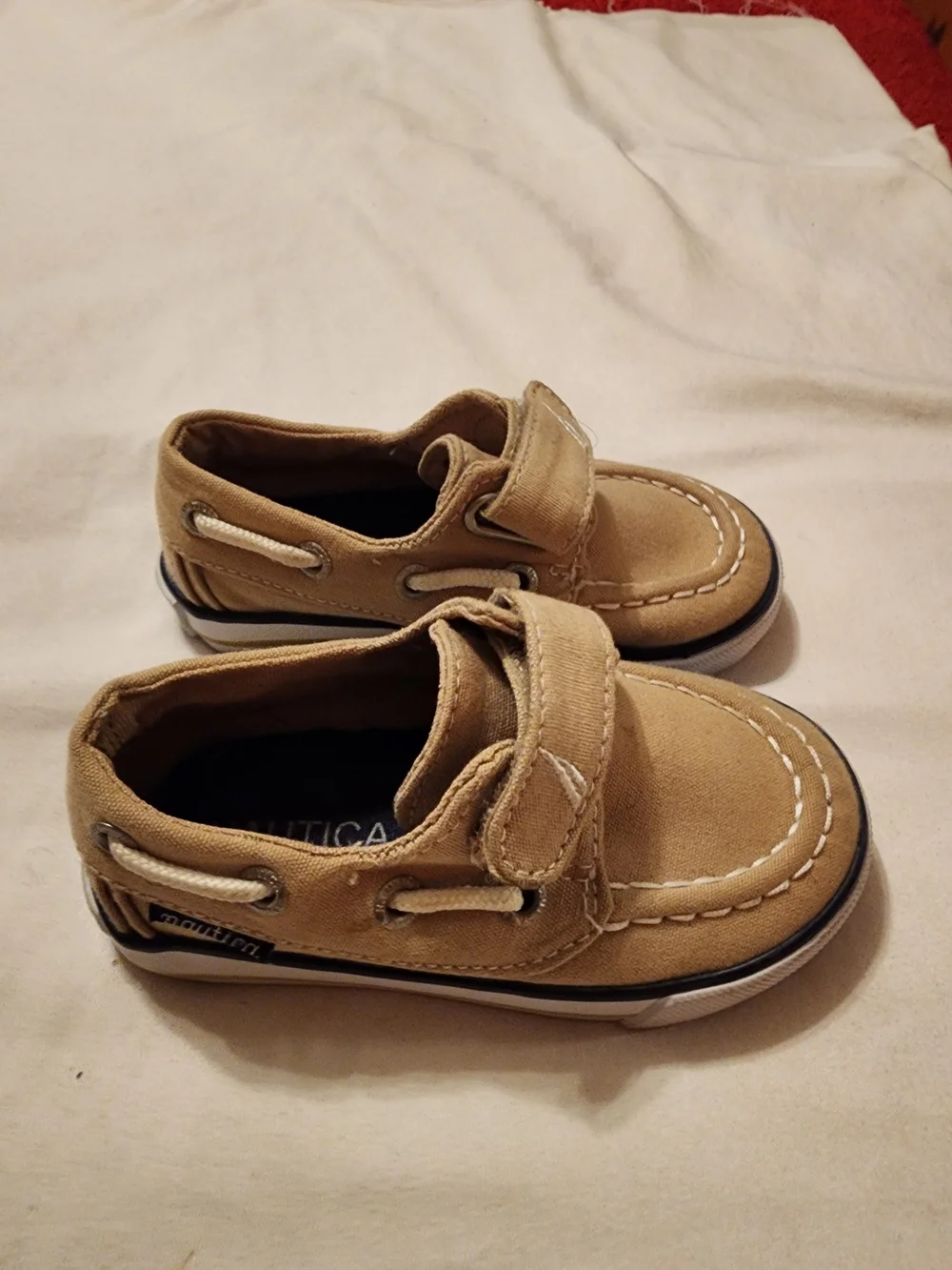 Nautica Kids Tan boat shoes size 6